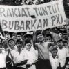 Kronologi G30S/PKI 1965, kisah lengkap fakta sejarah, versi resmi Orde Baru, dan kontroversi yang masih jadi perdebatan hingga kini.
