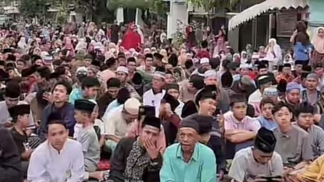 Tarawih Hari Pertama, Mushala Wakaf Said Abdullah Sumenep Diserbu Jamaah Sejak Sore (Sc Video TikTok Sumenep Memories)