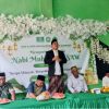 Penceramah H. Abdul Wasid saat mengisi acara Maulid di aula SMA NU Sumenep(Hanafi/Yakusa)