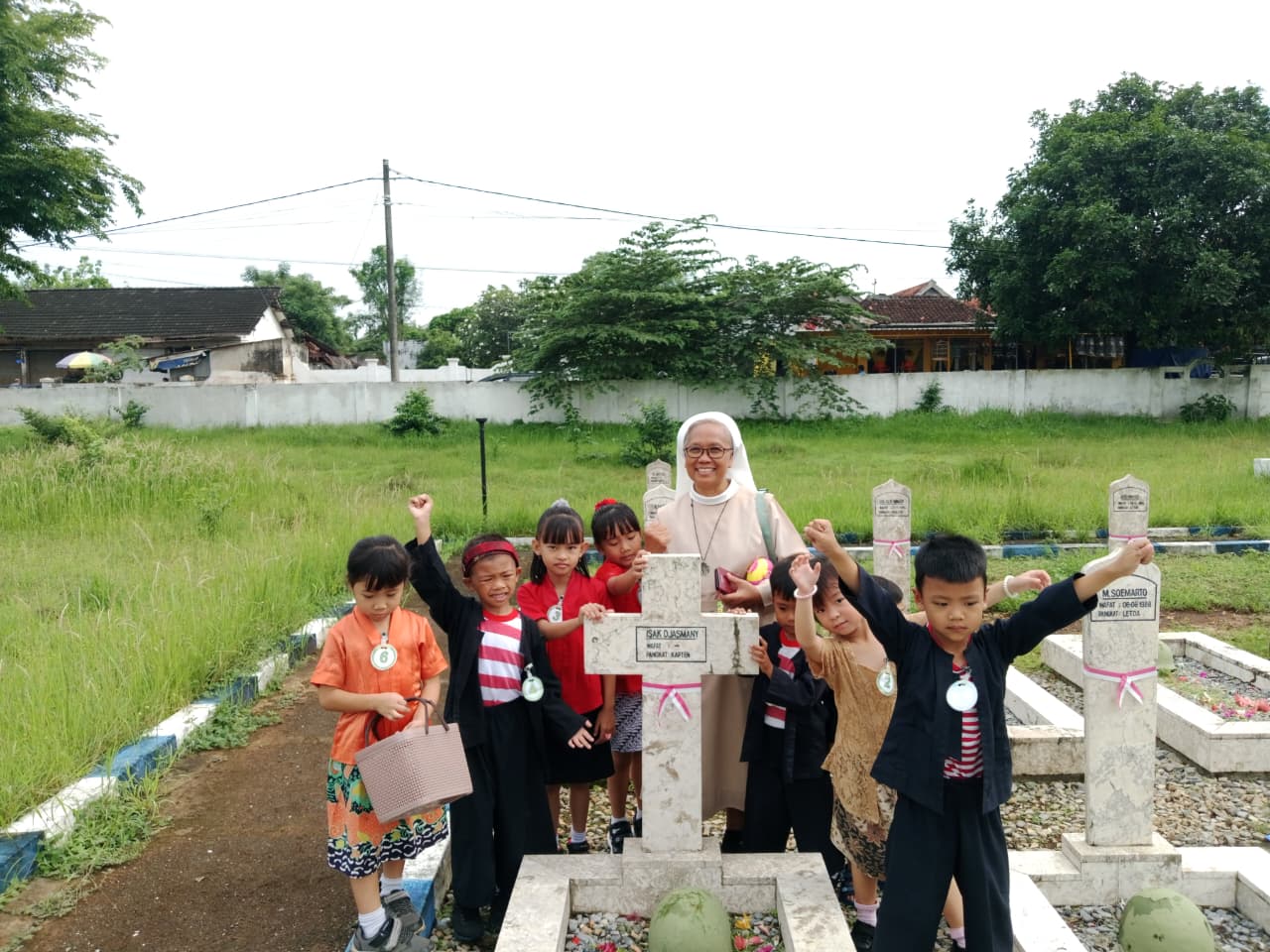 SD Katolik Sang Timur Sumenep Ziarah ke Makam Pahlawan (Hanafi/Yakusa)