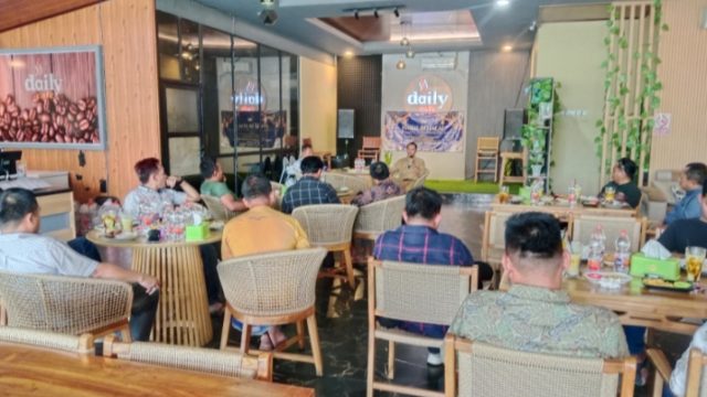 Sejumlah pemuda Kepulauan yang terdiri dari Kangean, Sapudi, Raas, Masalembu, hingga Sapeken menggelar kegiatan Halal Bi Halal di Daily Cafe (Yakusa)
