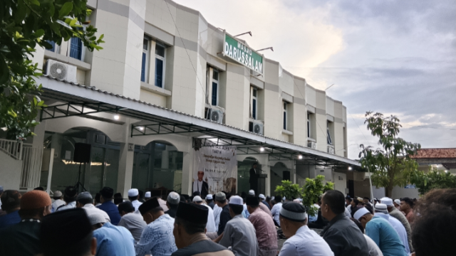 Ratusan Jamaah Gelar Shalat Idul Adha di Masjid Darussalam Sumenep (Hanafi/Yakusa)