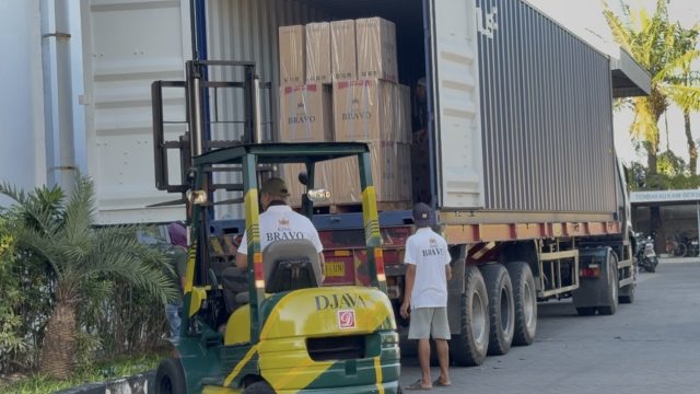 Ekspor Berkala Berlanjut, PT ESM Pasok 20 Juta Batang Rokok ke Filipina