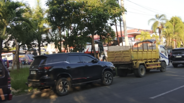 Stok Pertalite Menipis, Antrean Panjang Warnai Sejumlah SPBU di Sumenep (Hanafi/Yakusa)