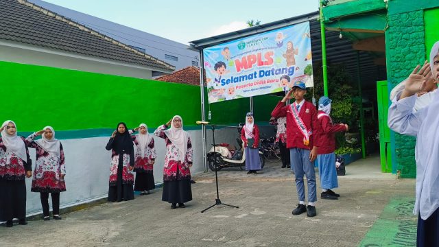 Dorong Siswa Berprestasi dan Berkarakter, SMA NU Sumenep Resmi Buka MPLS Ramah 2026 (Yakusa)