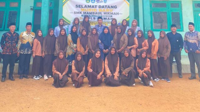 Siswa Berprestasi Terima Apresiasi, SMK Mambaul Hikmah Resmi Tutup MPLS 2026