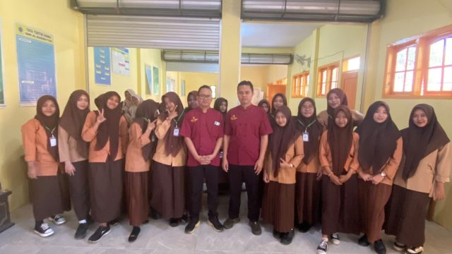 SMK Al-Karimiyyah Bekali Siswa APHP Manajemen Rekrutmen Kerja Bersama Anita Family Bakery (For Yakusa)