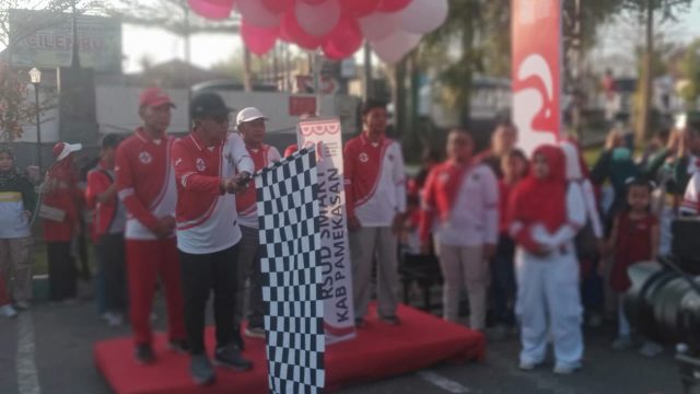 RSUD Smart Pamekasan Meriahkan HUT RI ke-81 dengan Fun Walk