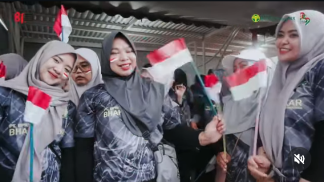 Semarak HUT ke-81 RI, Keluarga Besar BPRS Bhakti Sumekar Gelar Jalan Sehat