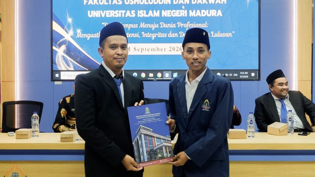 Lulus Tanpa Skripsi, Artikel tentang Kiai Kampung Antarkan Rofik Tuntaskan Kuliah di UIN Madura