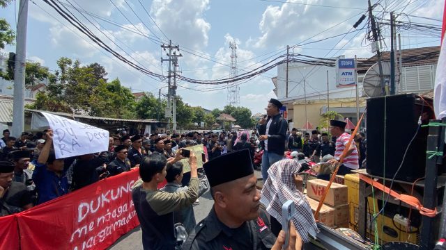 Kawal Pemeriksaan Pengurus Paguyuban, Warga Madura Gelar Istighasah di Polresta Yogyakarta