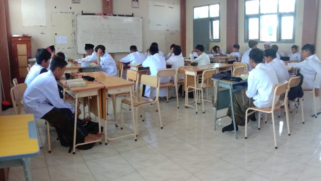 Sambut HSN, SMP Integral Luqman Al Hakim Sumenep Gelar Pembacaan Surah Al-Waqiah Berjamaah